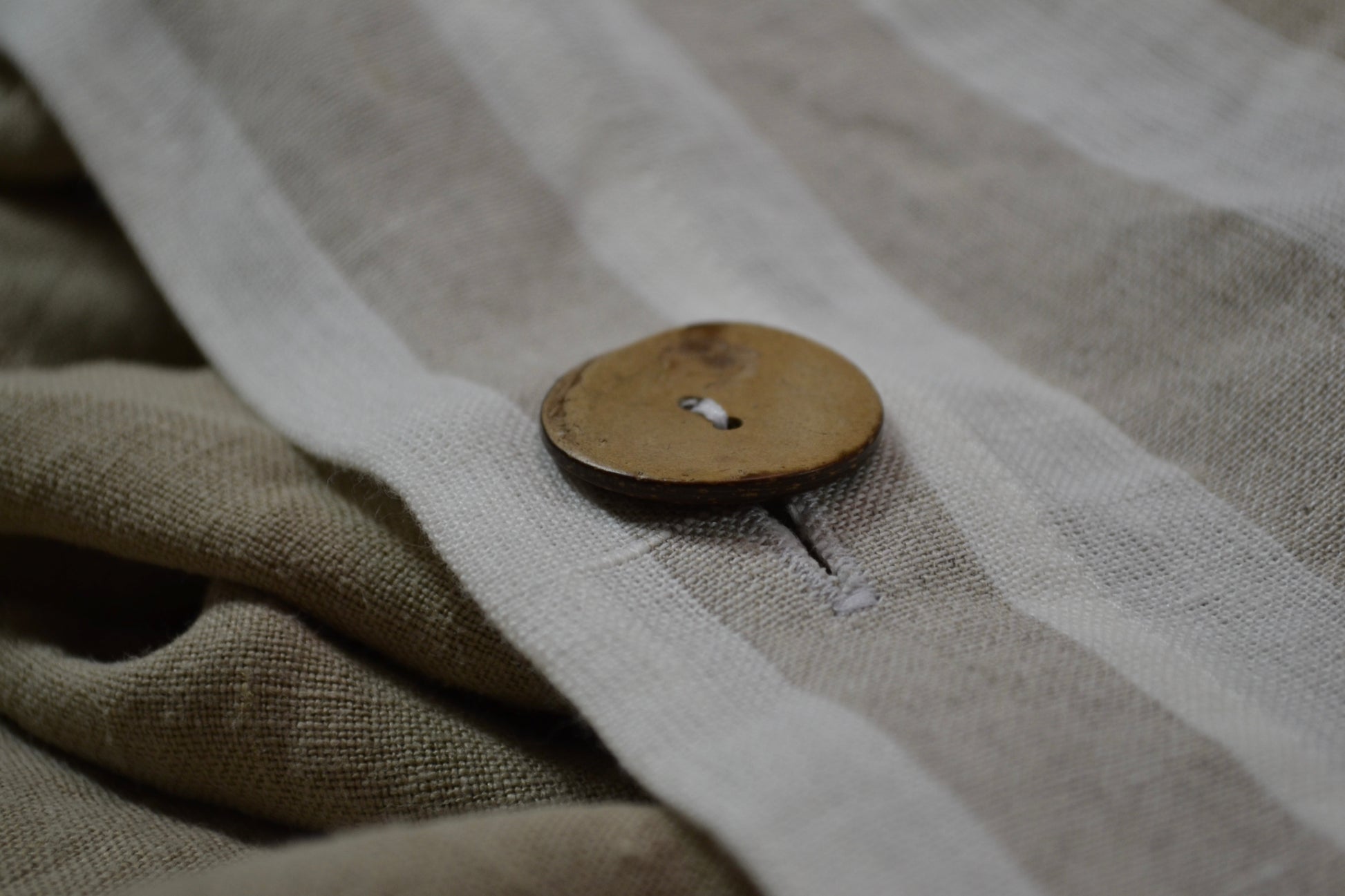 Striped Linen Bedding with Bamboo Buttons - LinumLenis