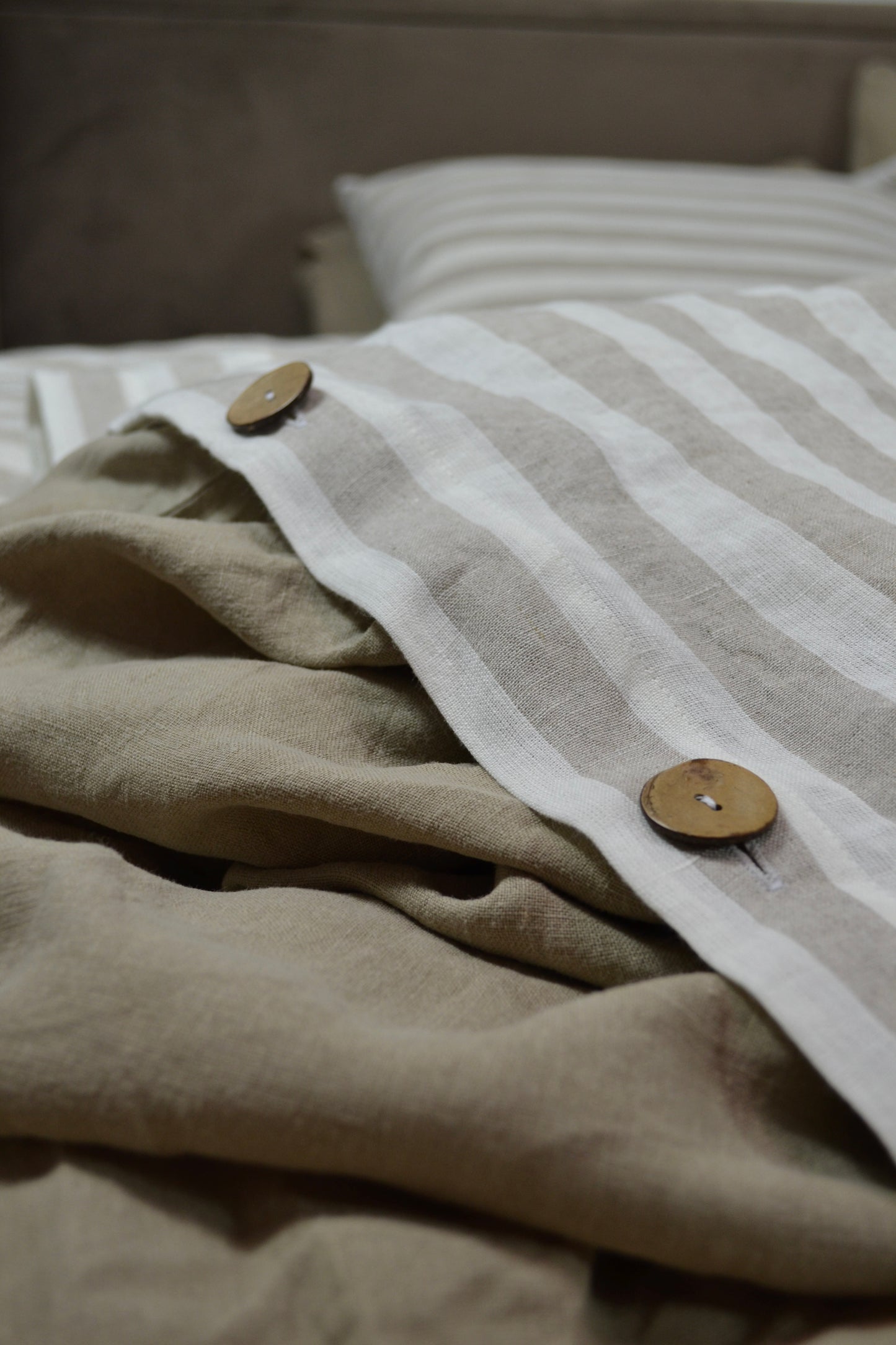 Striped Linen Bedding with Bamboo Buttons - LinumLenis