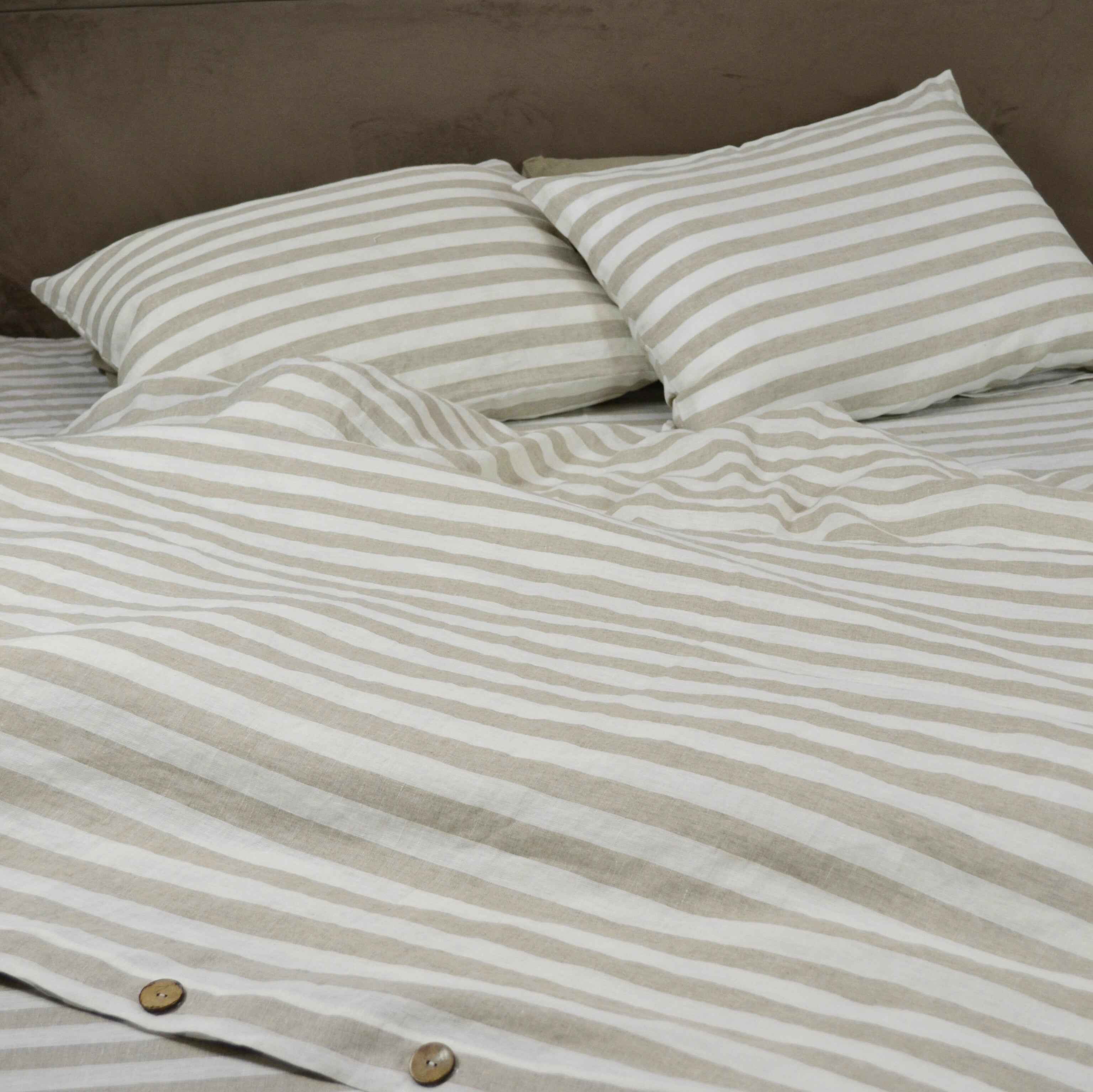 Striped Linen Bedding with Bamboo Buttons - LinumLenis