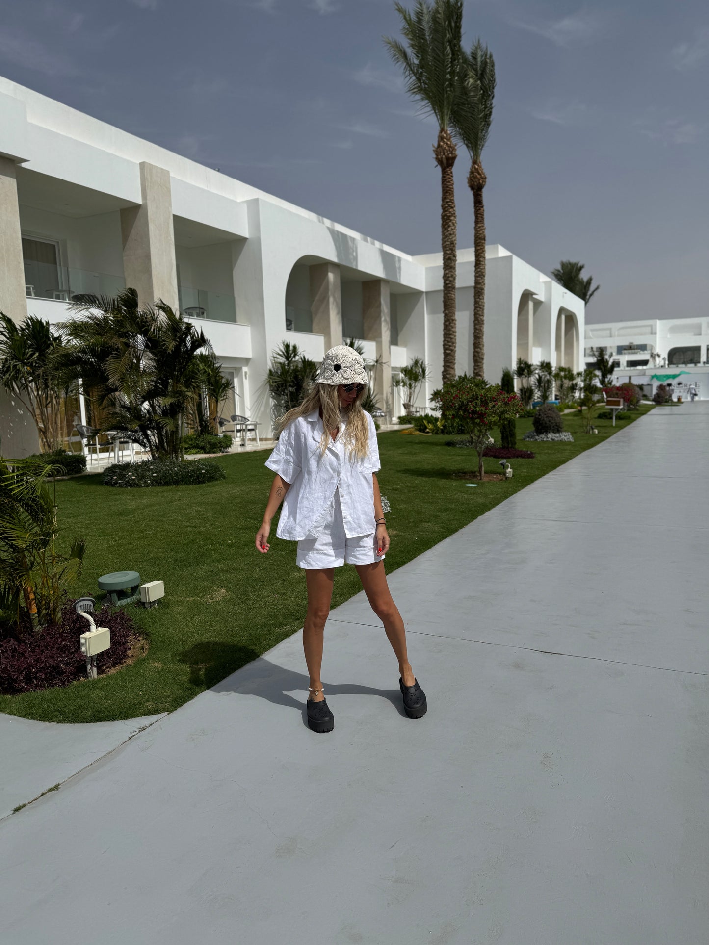 Linen Shorts – Pure White